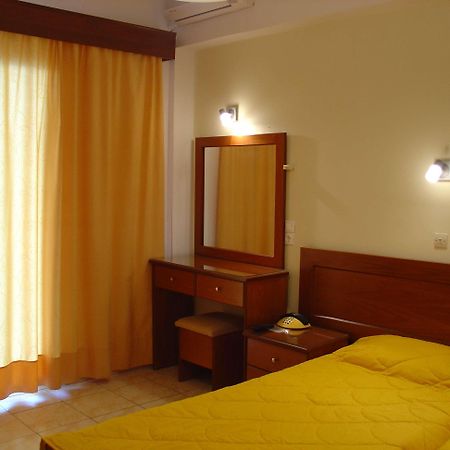 Golden Sands Hotel Agios Georgios  Bagian luar foto