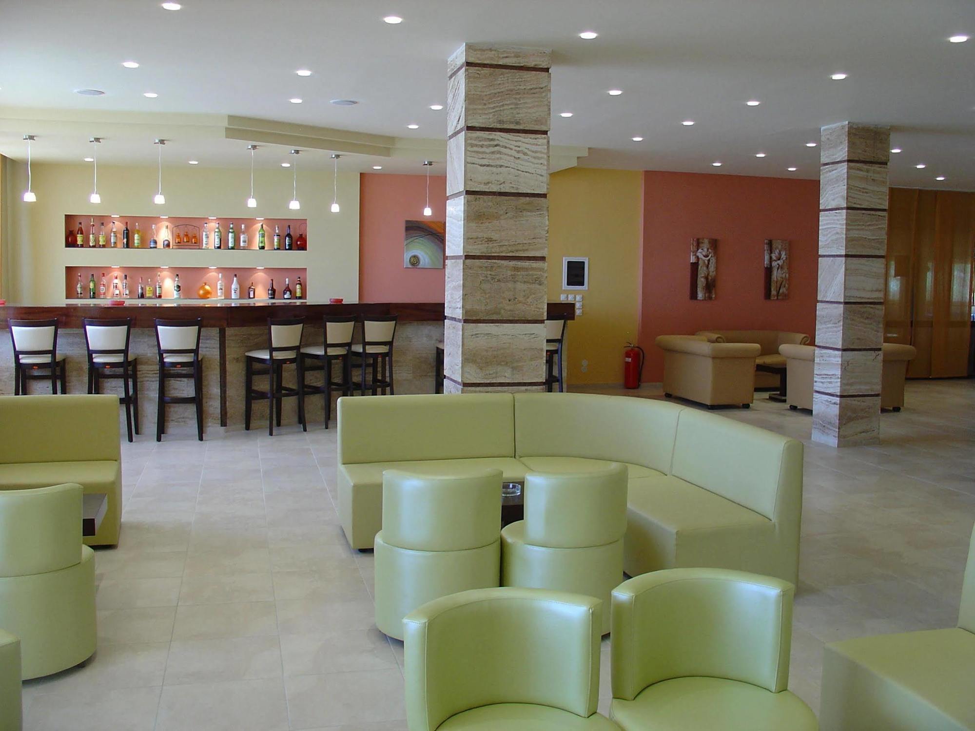 Golden Sands Hotel Agios Georgios  Bagian luar foto