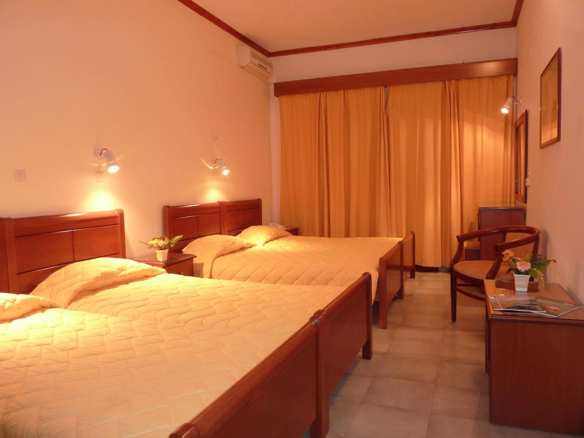 Golden Sands Hotel Agios Georgios  Ruang foto